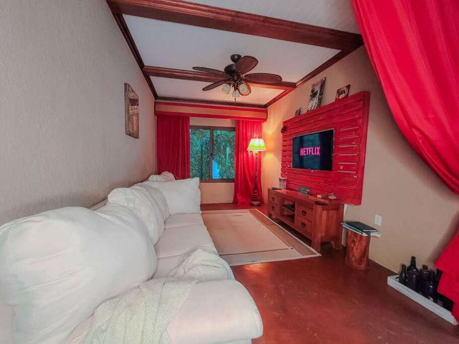 Vive Utila - Bed & Breakfast Eksteriør bilde