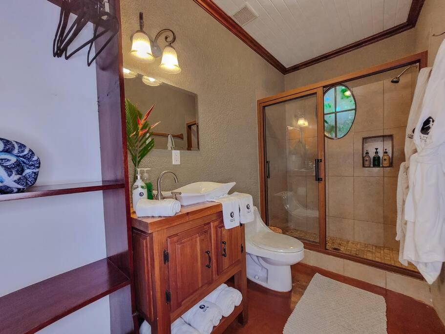 Vive Utila - Bed & Breakfast Eksteriør bilde