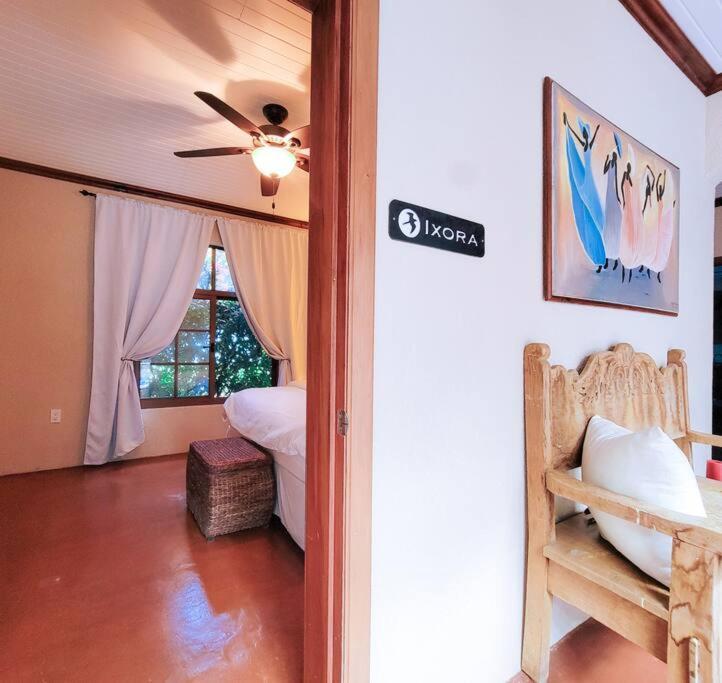 Vive Utila - Bed & Breakfast Eksteriør bilde